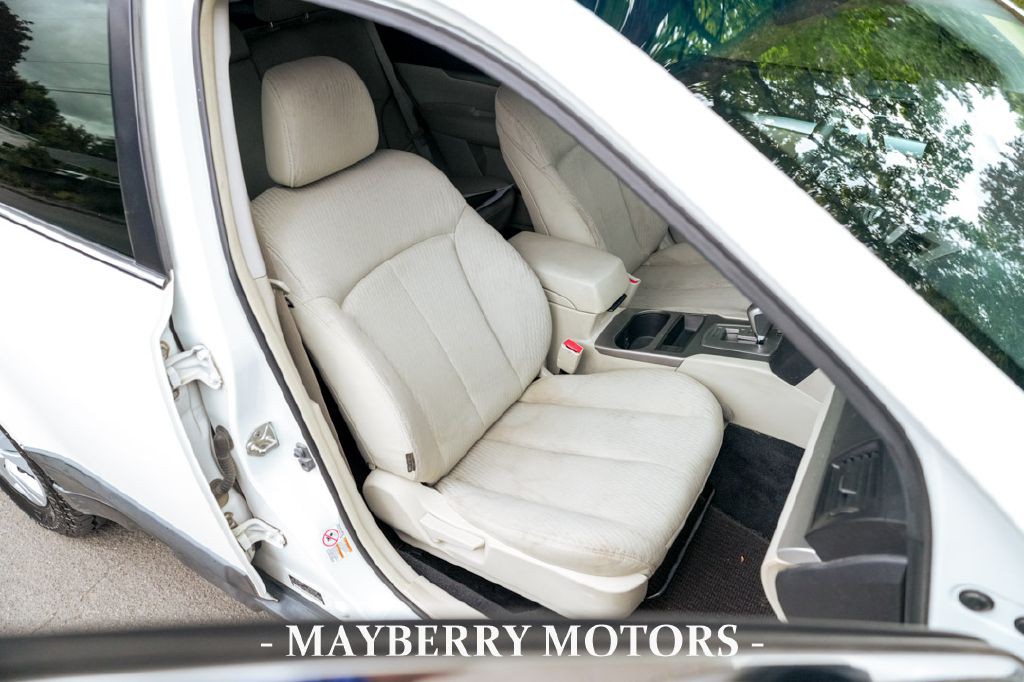 2011 Subaru Outback Image 19