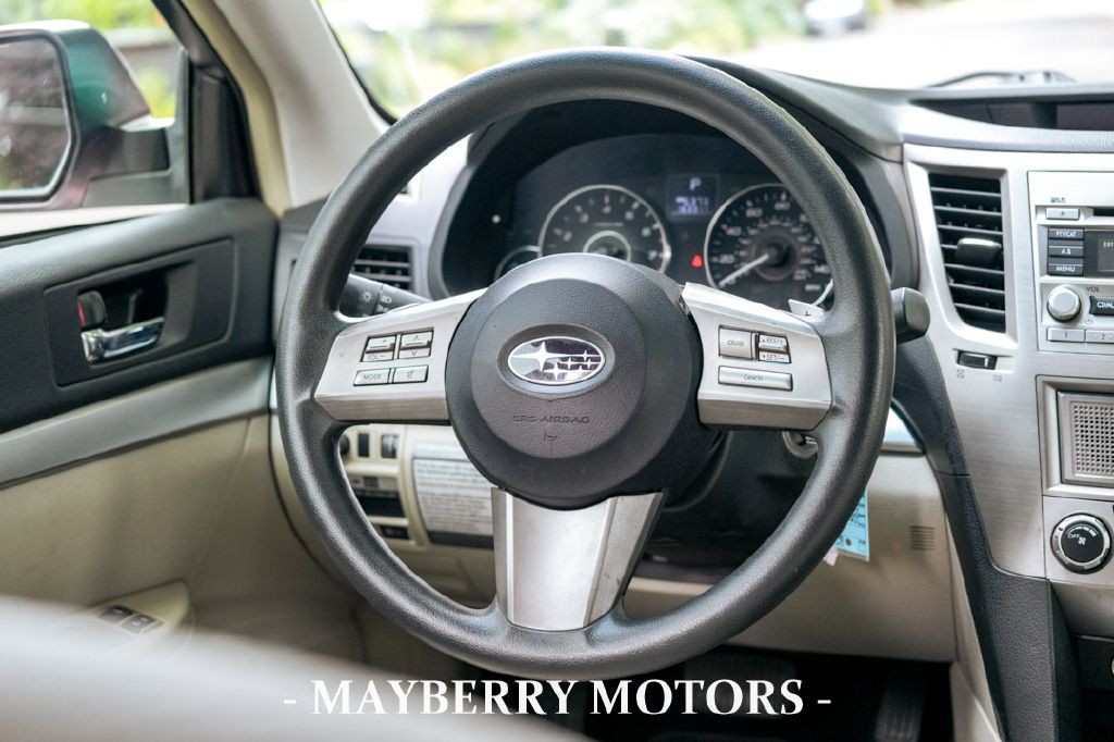 2011 Subaru Outback Image 21
