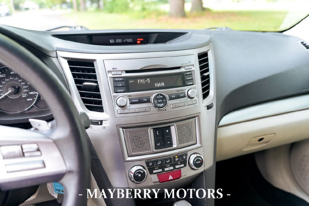 2011 Subaru Outback Image 23