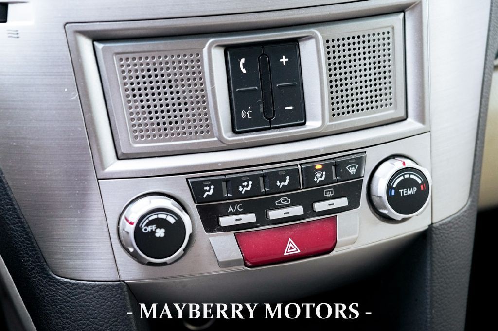 2011 Subaru Outback Image 24
