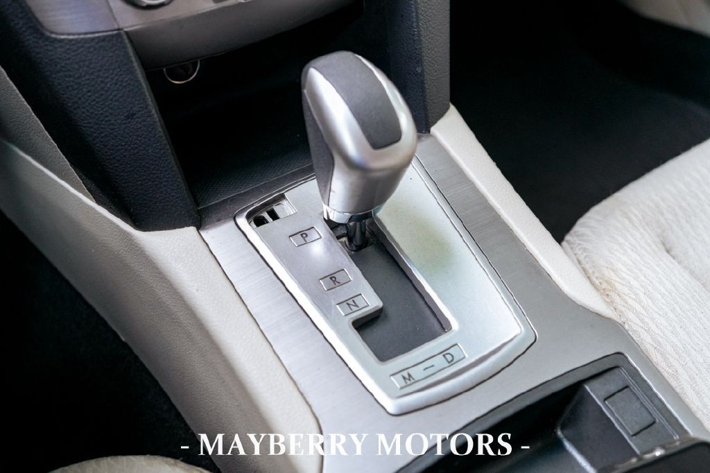 2011 Subaru Outback Image 25