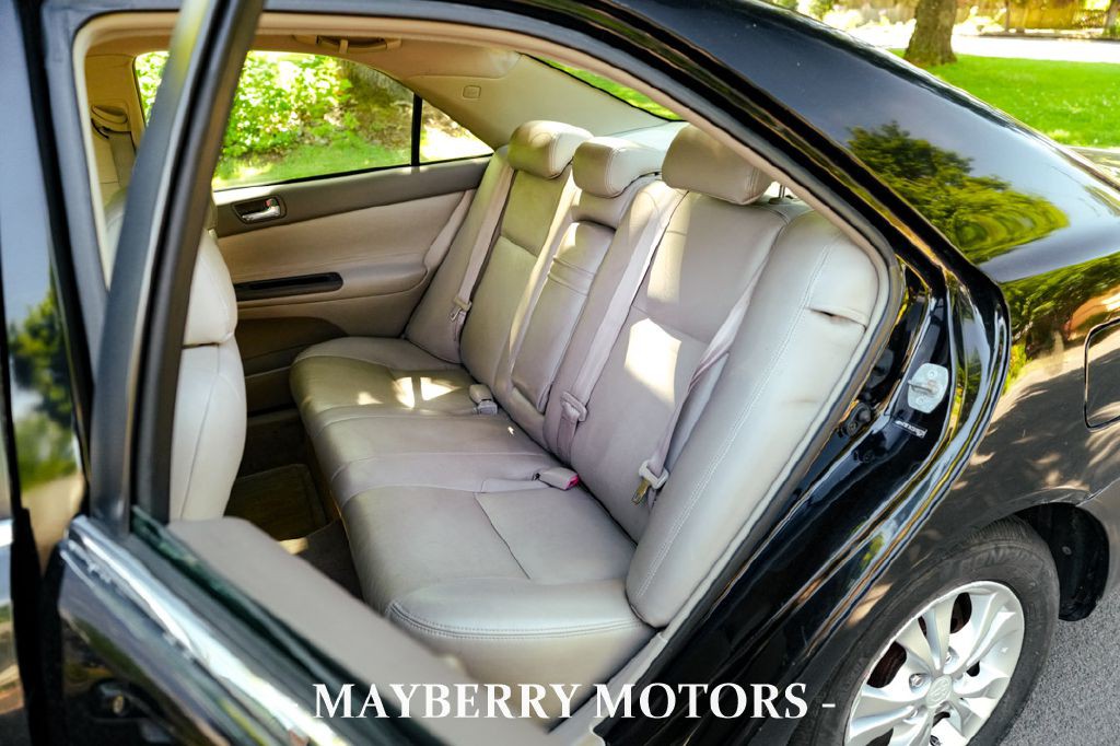 2005 Toyota Camry Image 12