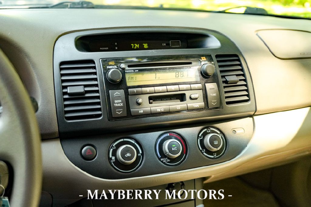 2005 Toyota Camry Image 24