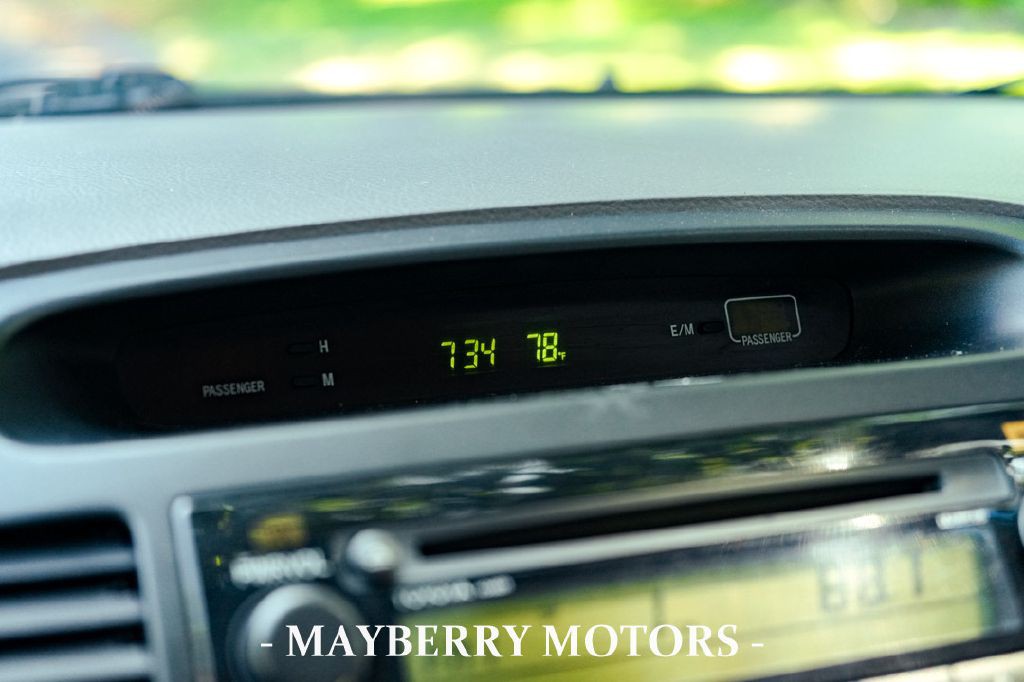 2005 Toyota Camry Image 25