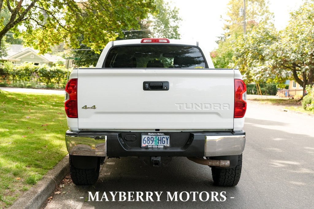2015 Toyota Tundra Image 16