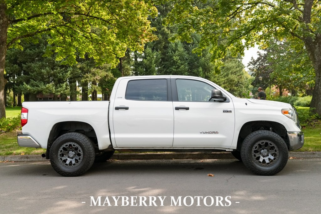2015 Toyota Tundra Image 17