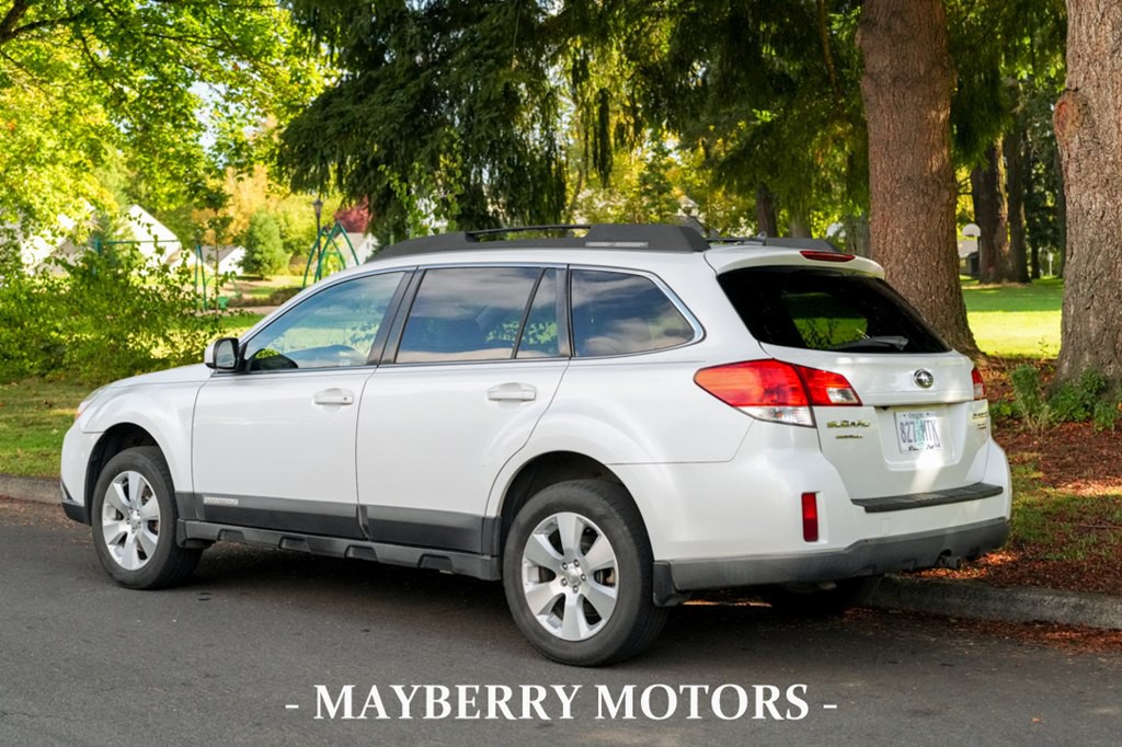 2011 Subaru Outback Image 6