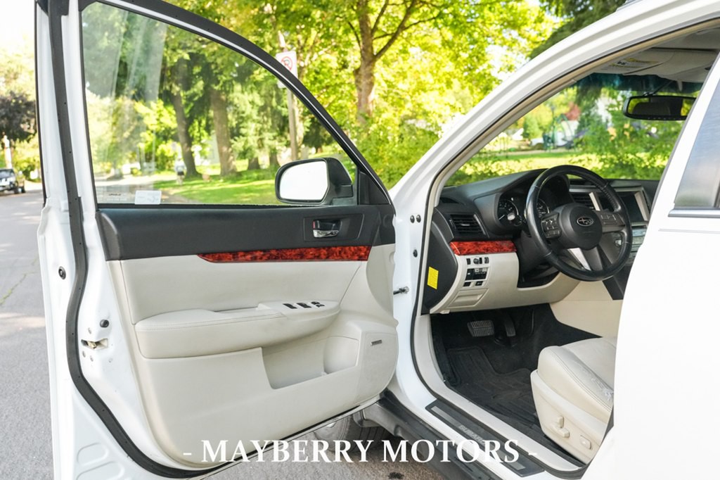 2011 Subaru Outback Image 7
