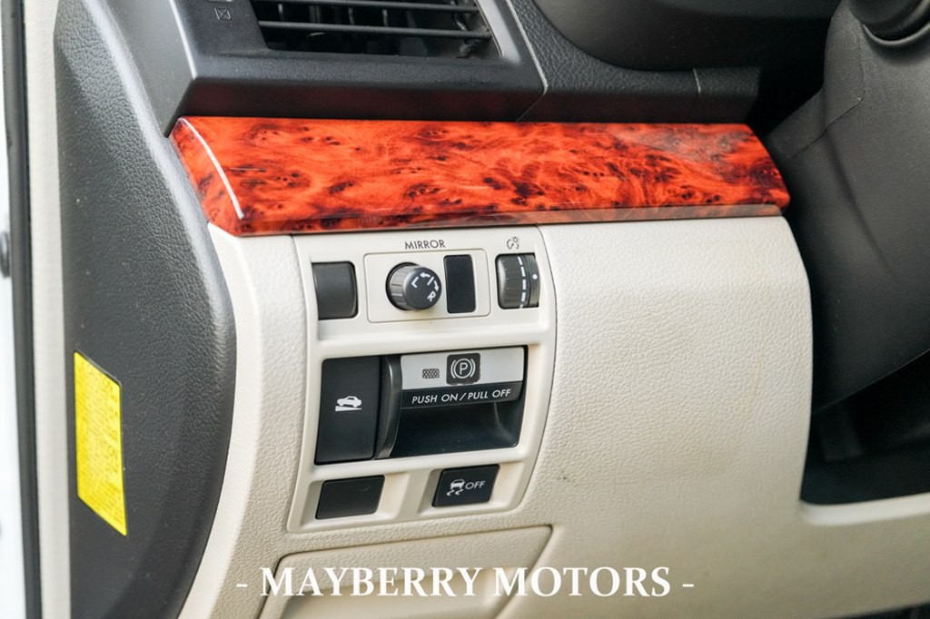 2011 Subaru Outback Image 10