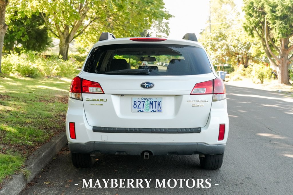 2011 Subaru Outback Image 15