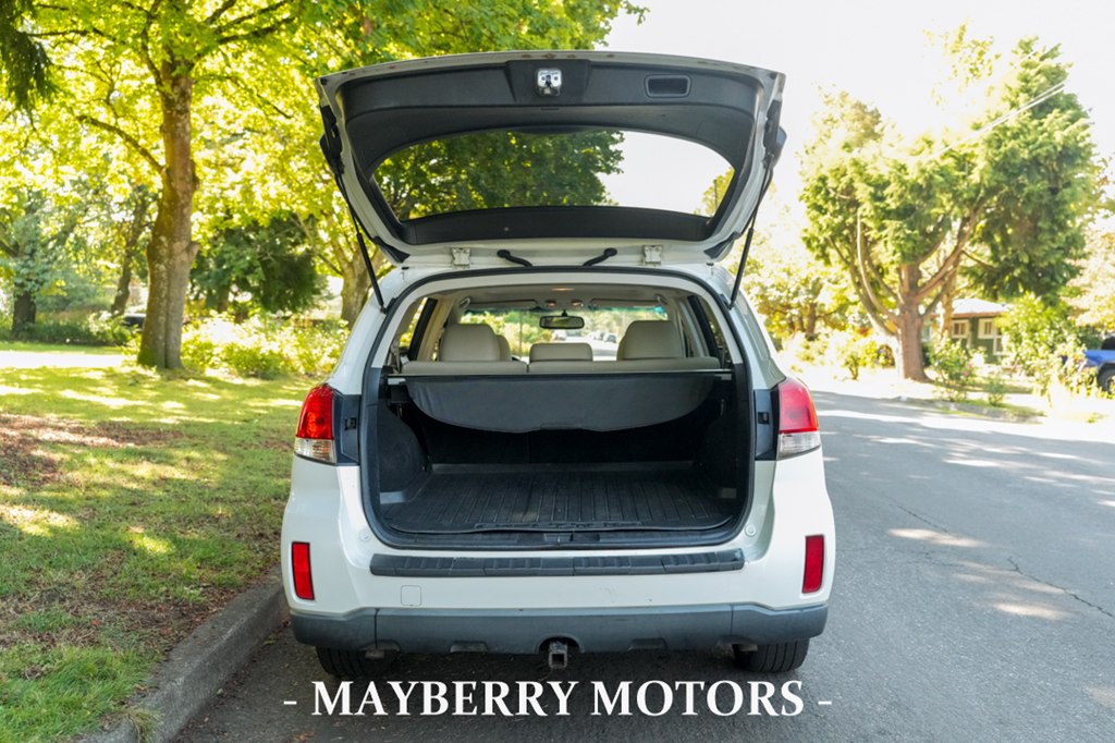 2011 Subaru Outback Image 16