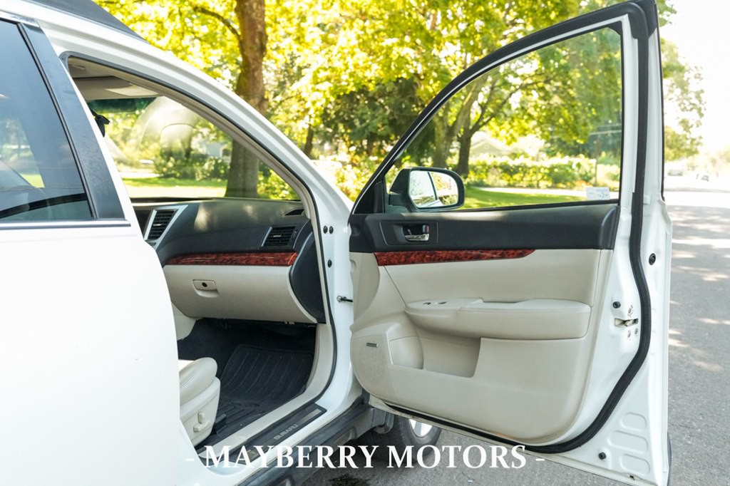 2011 Subaru Outback Image 19