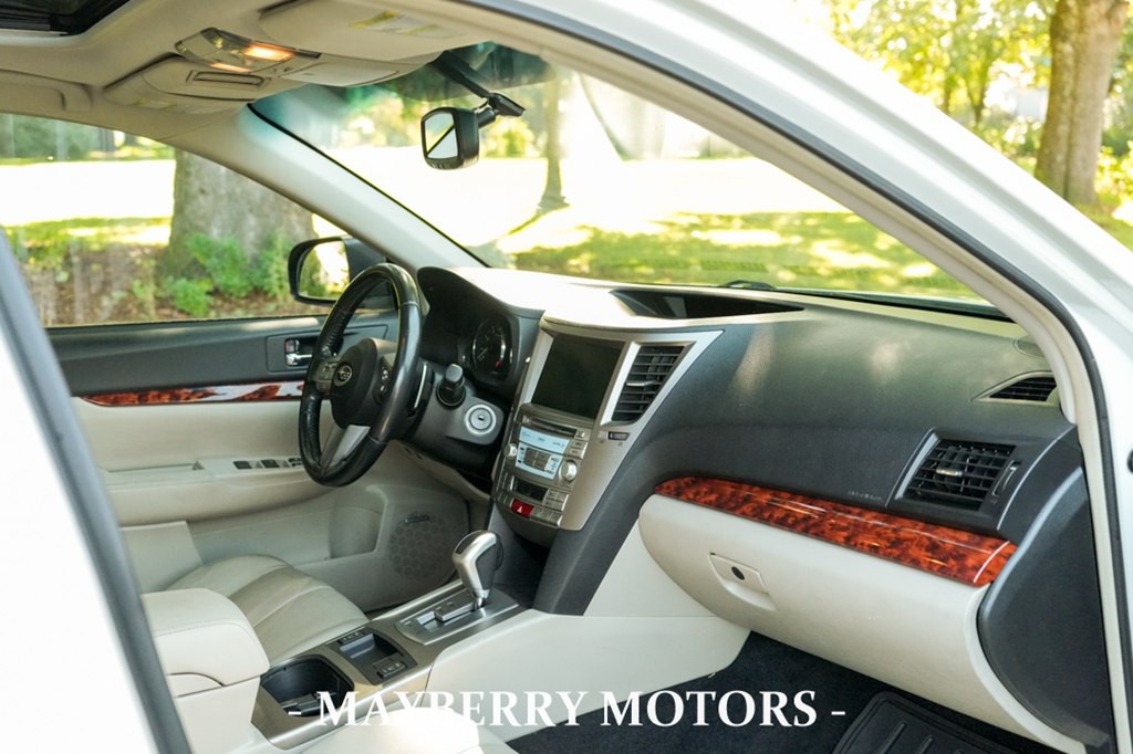 2011 Subaru Outback Image 20