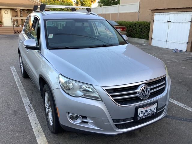 2011 Volkswagen Tiguan Image 2