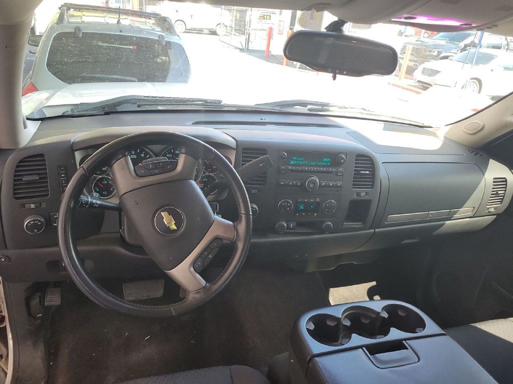 2012 Chevrolet Silverado 1500 Image 2