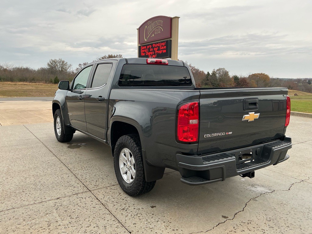 2017 Chevrolet Colorado Image 2
