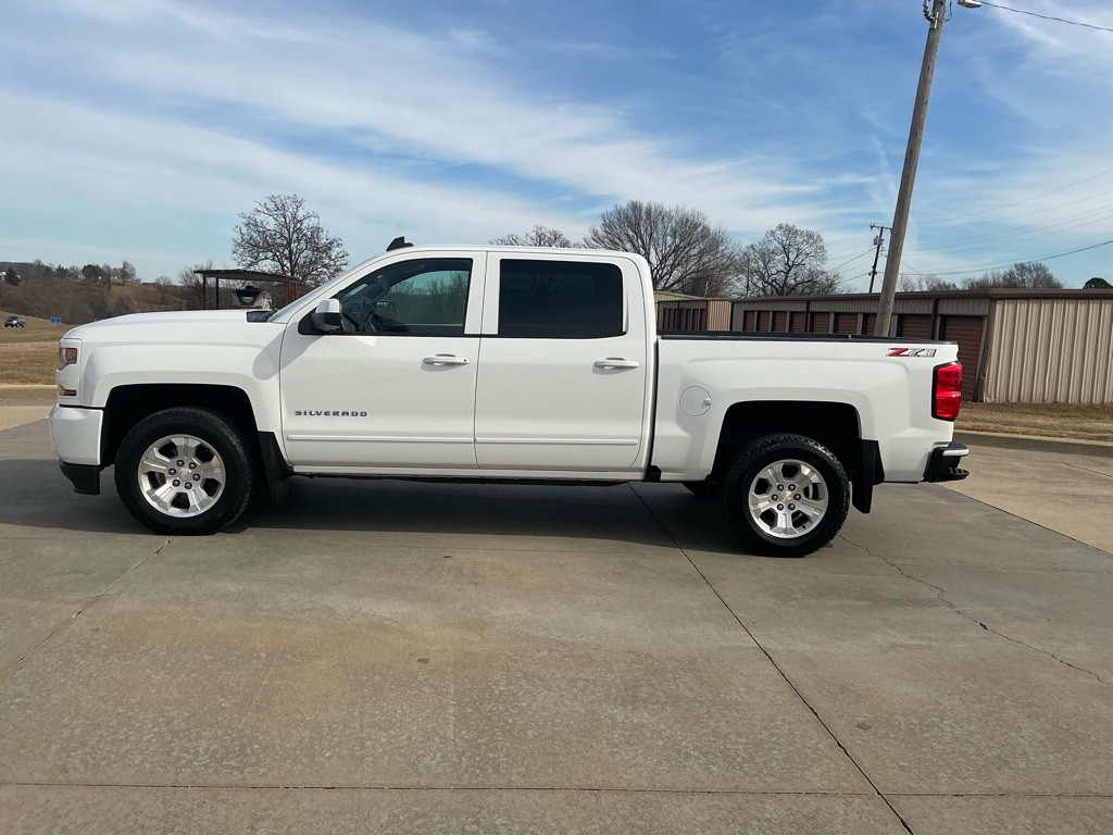 2018 Chevrolet Silverado 1500 Image 2