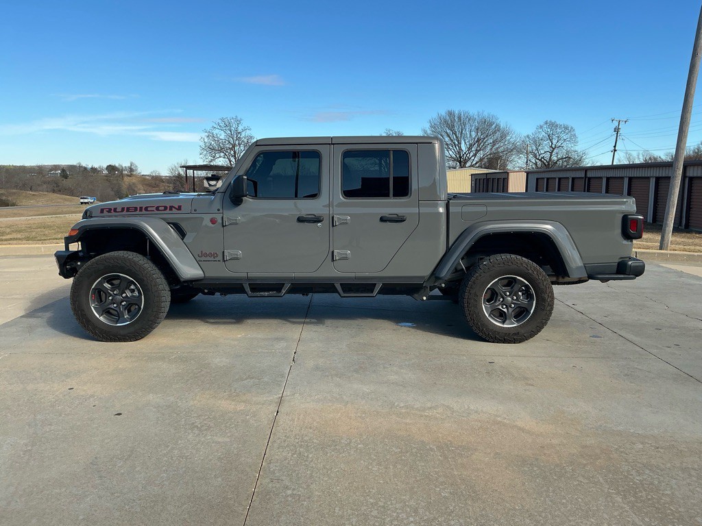 2023 Jeep Gladiator Image 2