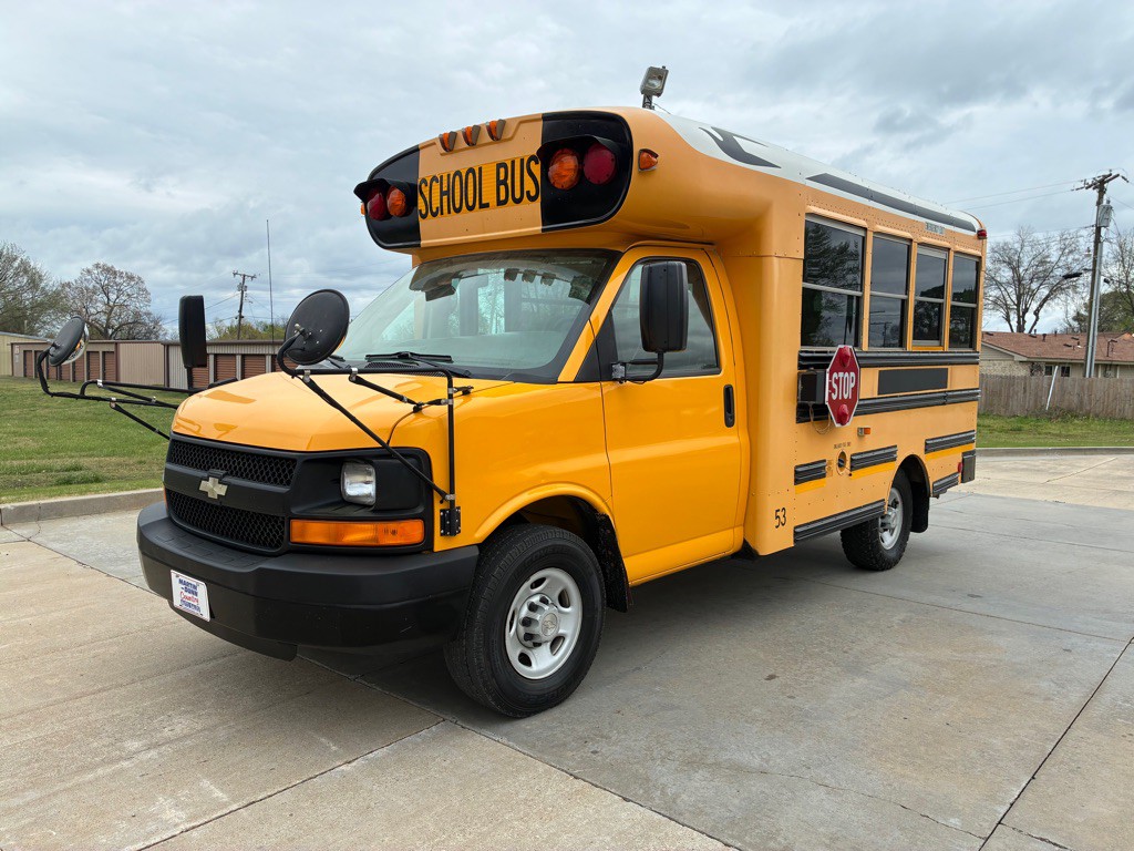 2008 Chevrolet Express Image 1