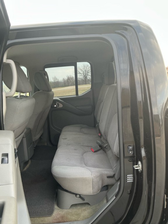 2017 Nissan Frontier Image 9