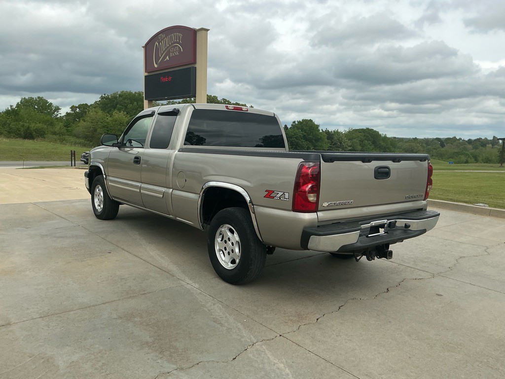 2003 Chevrolet Silverado 1500 Image 3