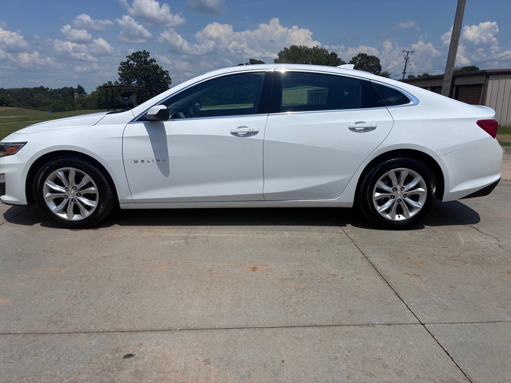 2023 Chevrolet Malibu Image 2