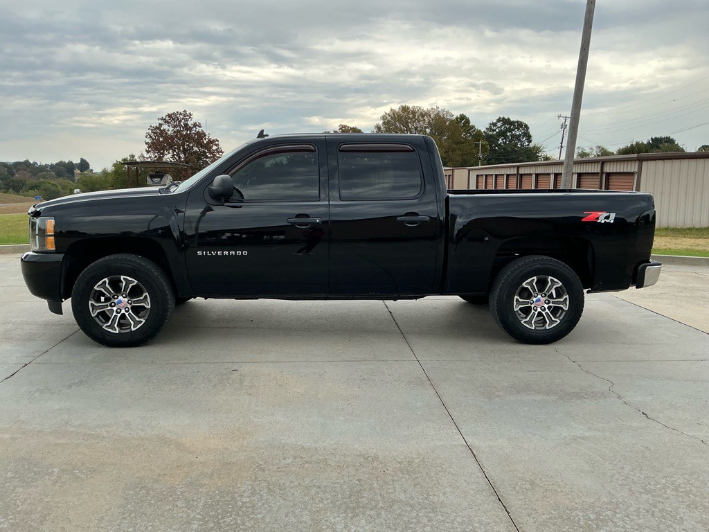 2010 Chevrolet Silverado 1500 Image 2