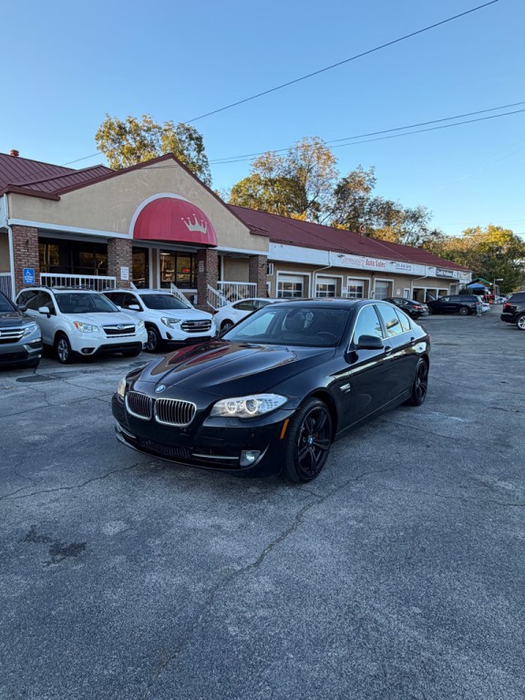 2011 BMW 5 Series Image 2