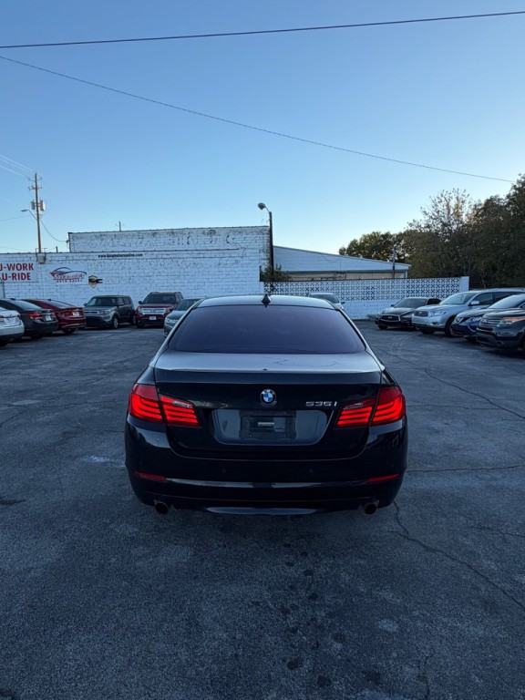 2011 BMW 5 Series Image 5