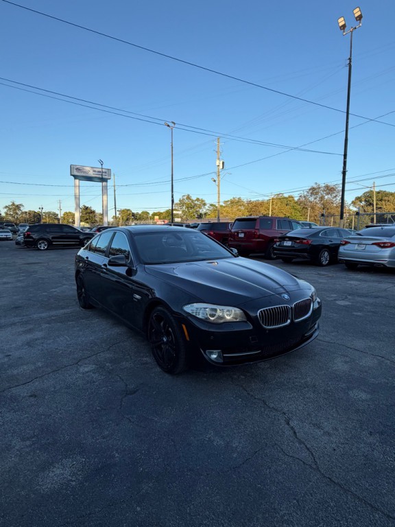 2011 BMW 5 Series Image 8