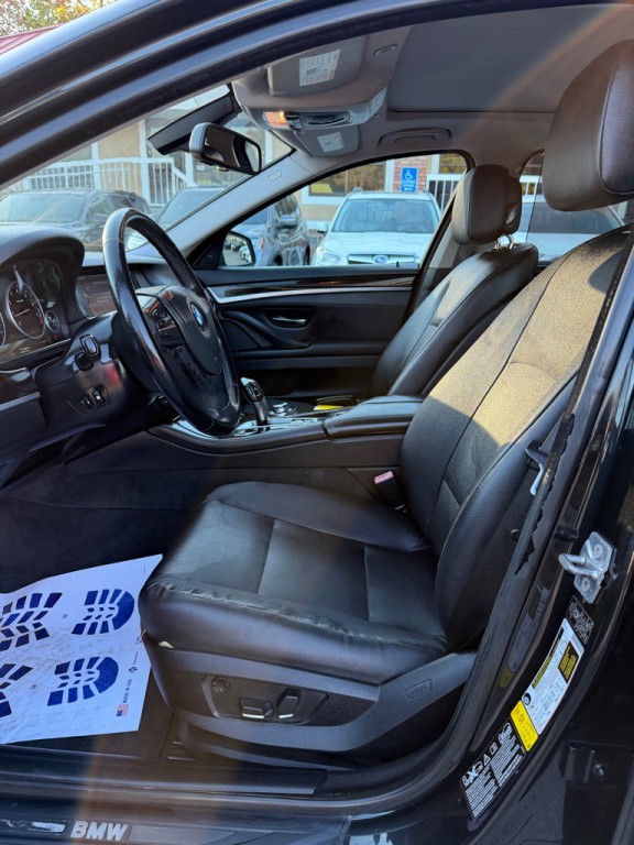 2011 BMW 5 Series Image 10