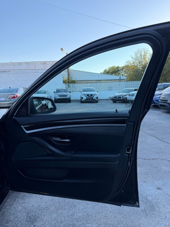 2011 BMW 5 Series Image 15