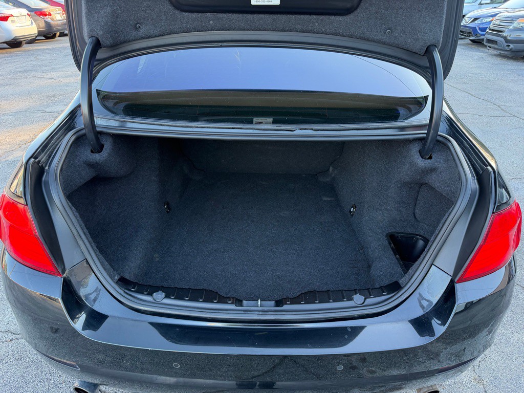 2011 BMW 5 Series Image 19