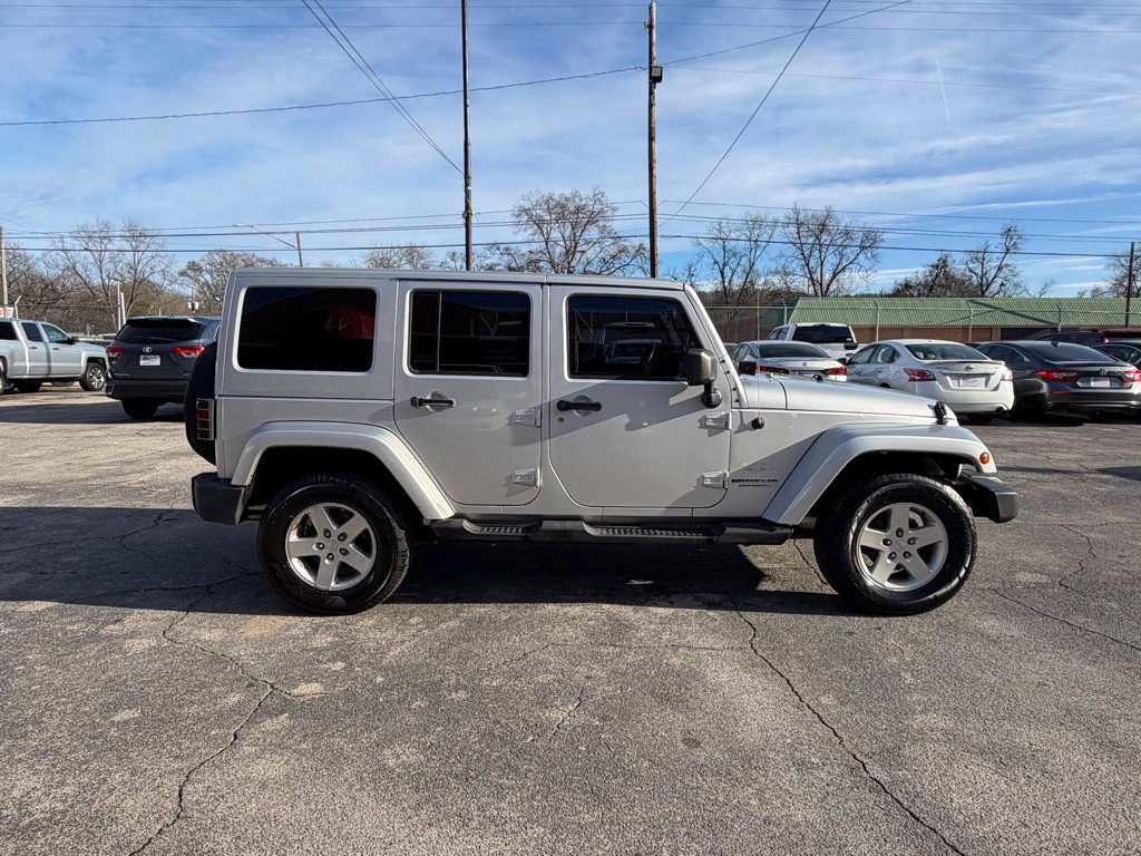 2011 Jeep Wrangler Unlimited Image 6