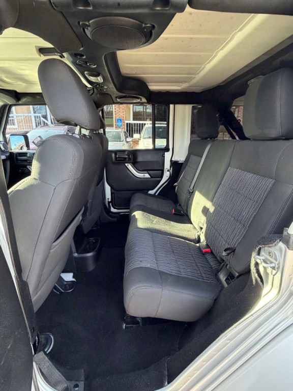 2011 Jeep Wrangler Unlimited Image 10