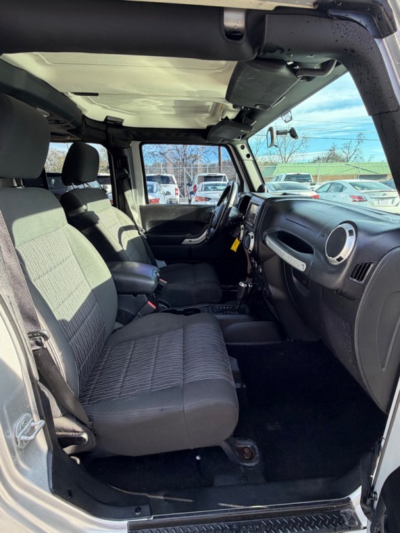 2011 Jeep Wrangler Unlimited Image 13