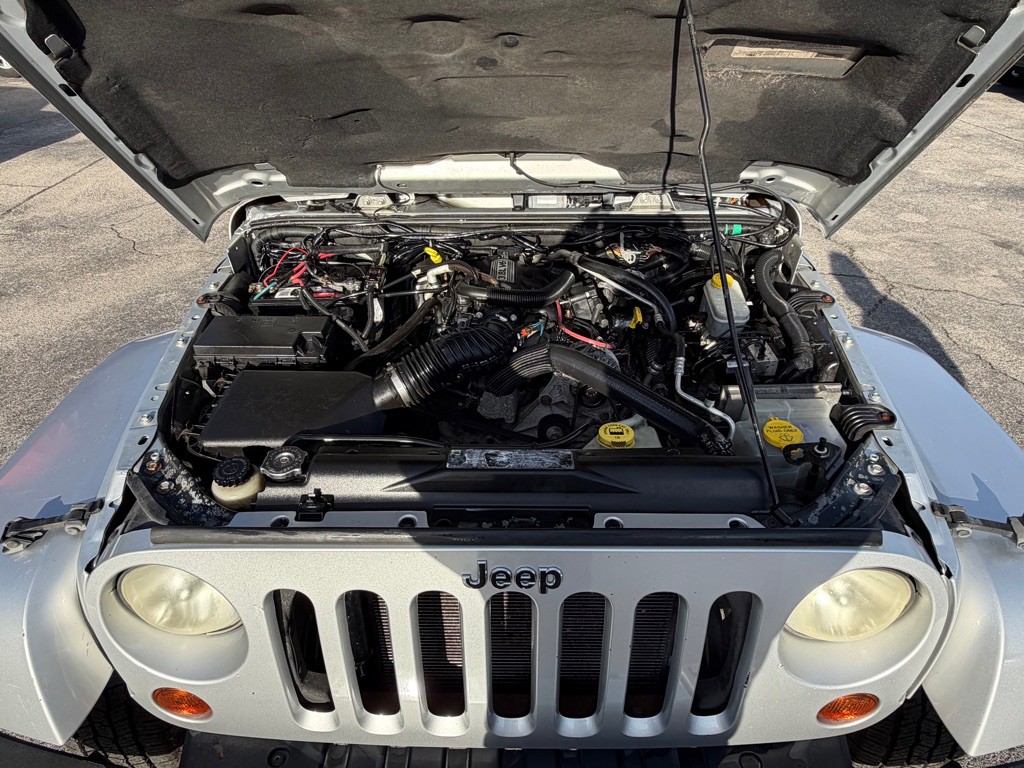 2011 Jeep Wrangler Unlimited Image 21