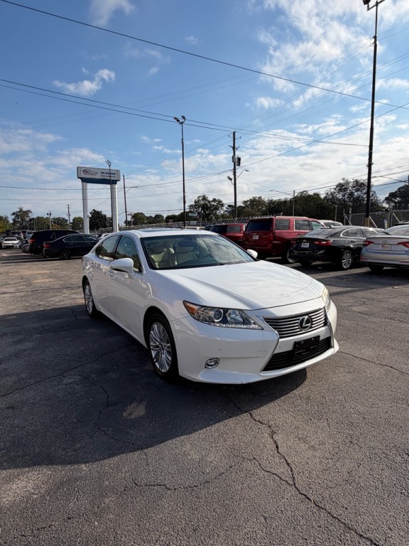 2014 Lexus ES Image 8