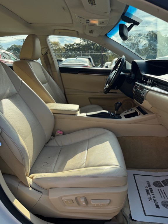 2014 Lexus ES Image 14
