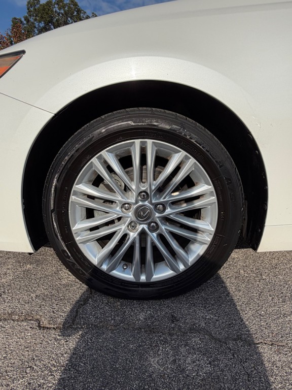 2014 Lexus ES Image 20