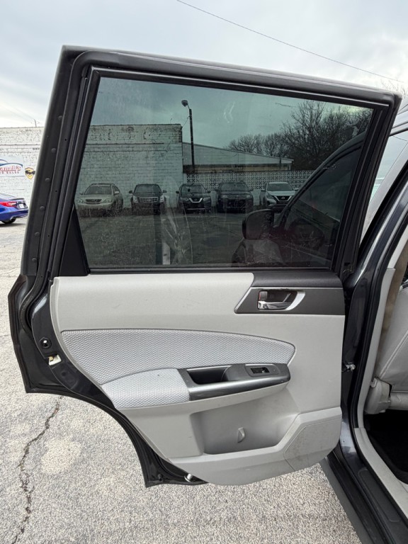 2013 Subaru Forester Image 10