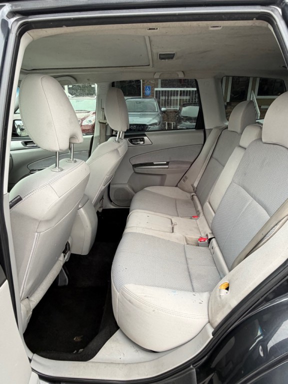 2013 Subaru Forester Image 11