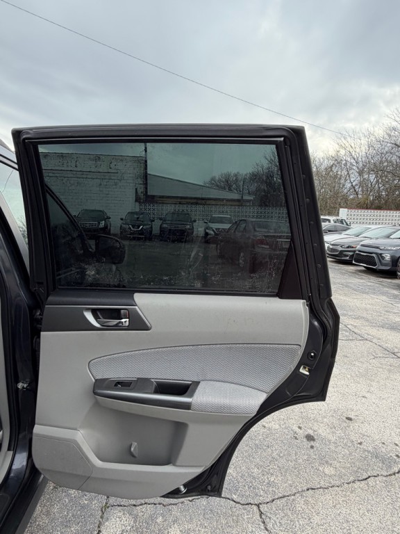 2013 Subaru Forester Image 12