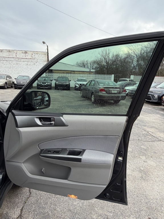 2013 Subaru Forester Image 14