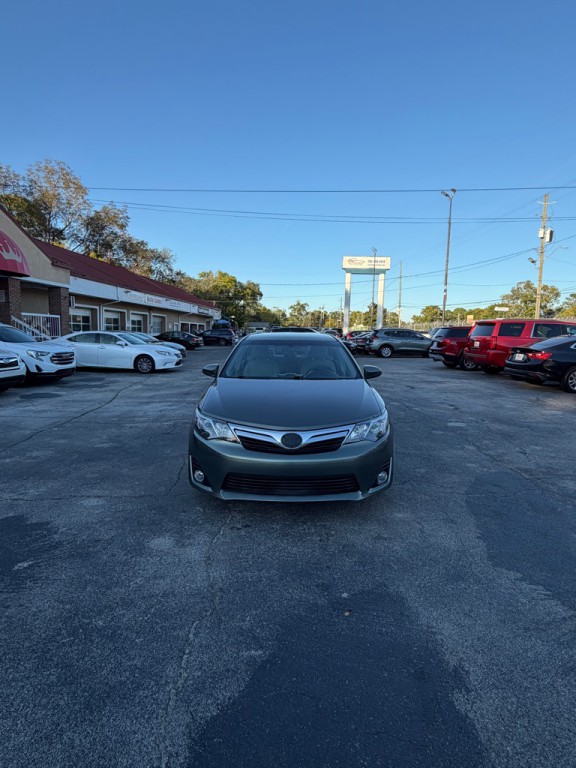 2013 Toyota Camry Image 1