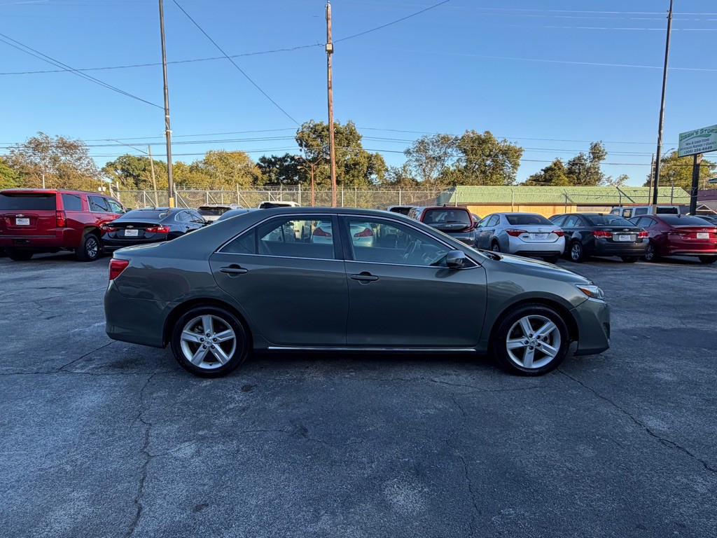 2013 Toyota Camry Image 7