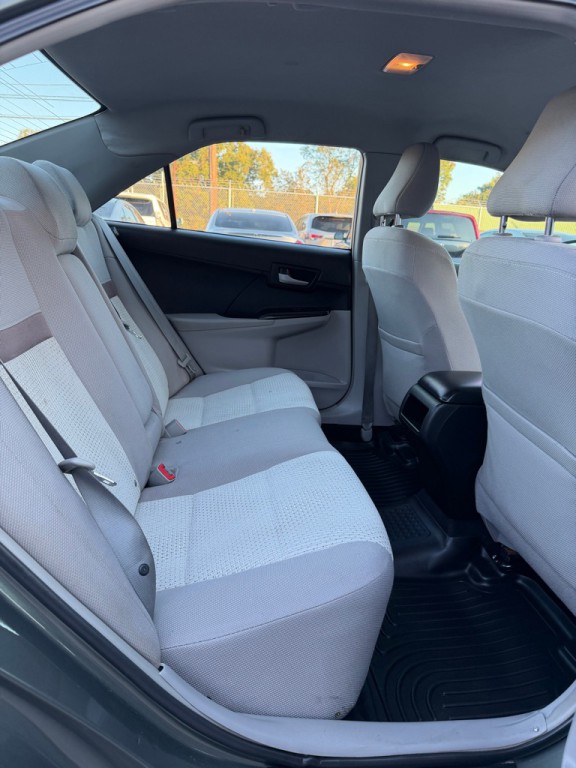 2013 Toyota Camry Image 14