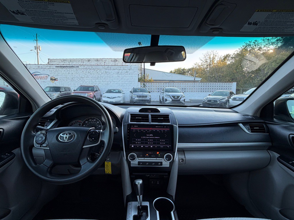 2013 Toyota Camry Image 17