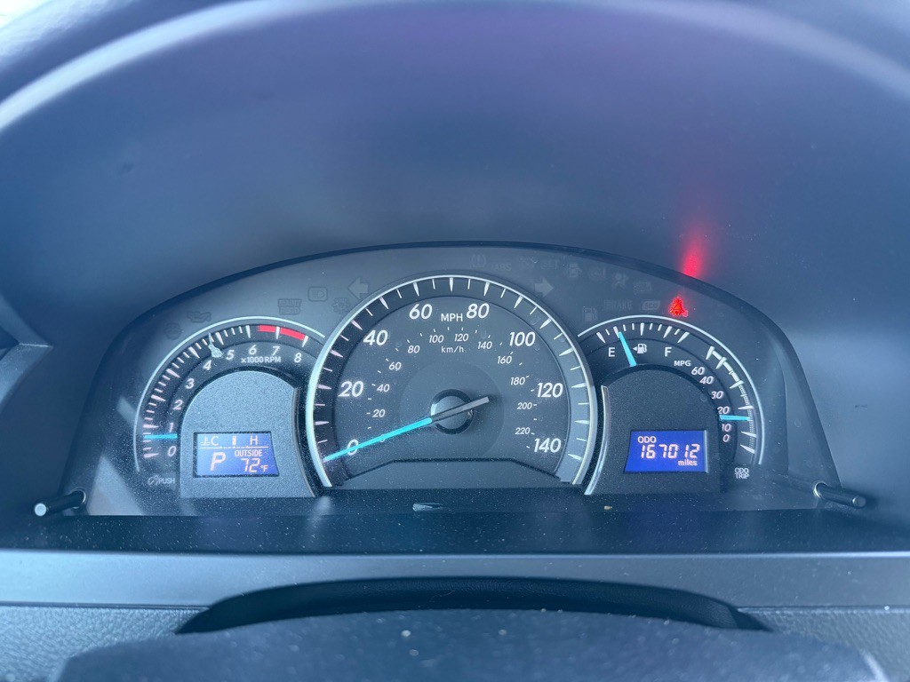 2013 Toyota Camry Image 18