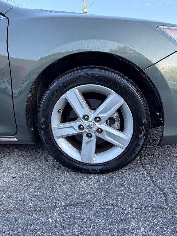 2013 Toyota Camry Image 20